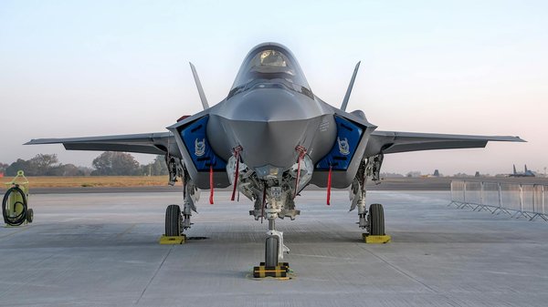 Guide Ultime : Techniques Douces pour un Démaquillage Efficace et Soin de la Peau